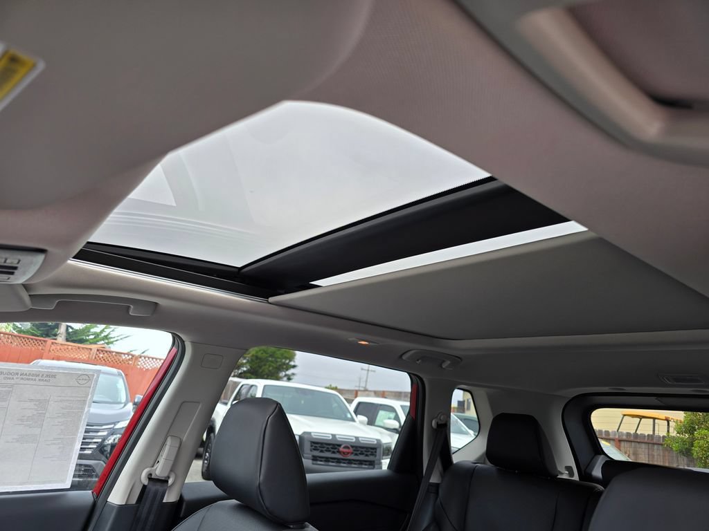 Used 2026 Nissan Rogue Dark Armor AWD/4WD image 5