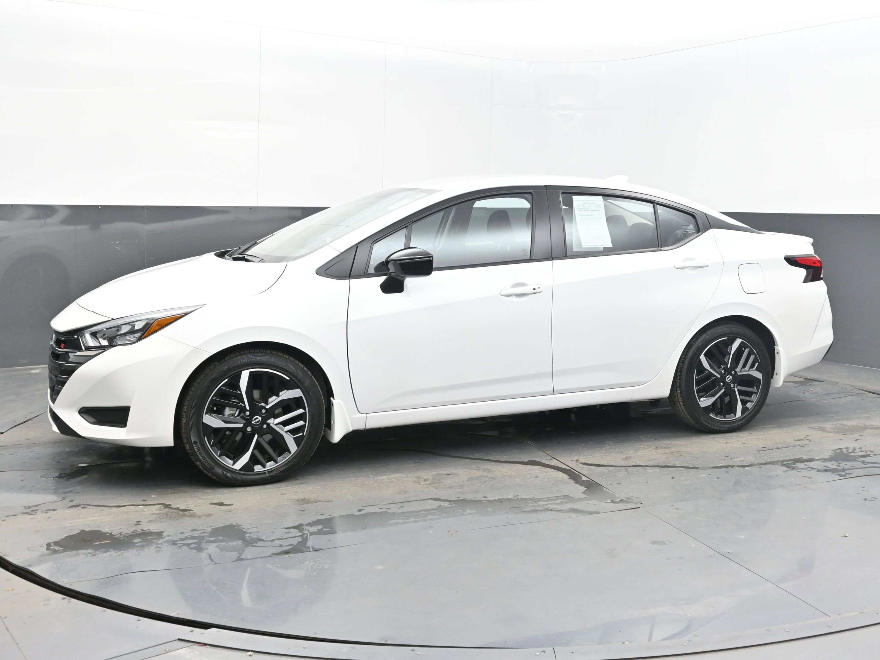 Certified 2025 Nissan Versa SR w/ Trunk Package image 4