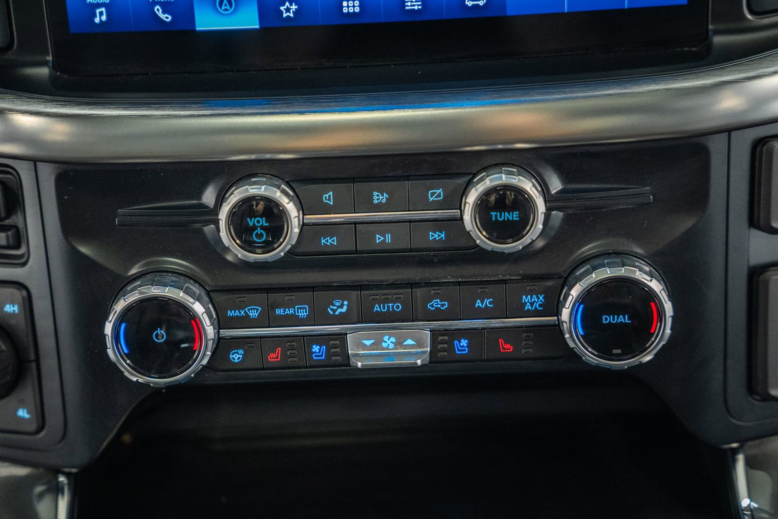 Certified 2023 Ford F150 Lariat w/ Equipment Group 502A High image 32