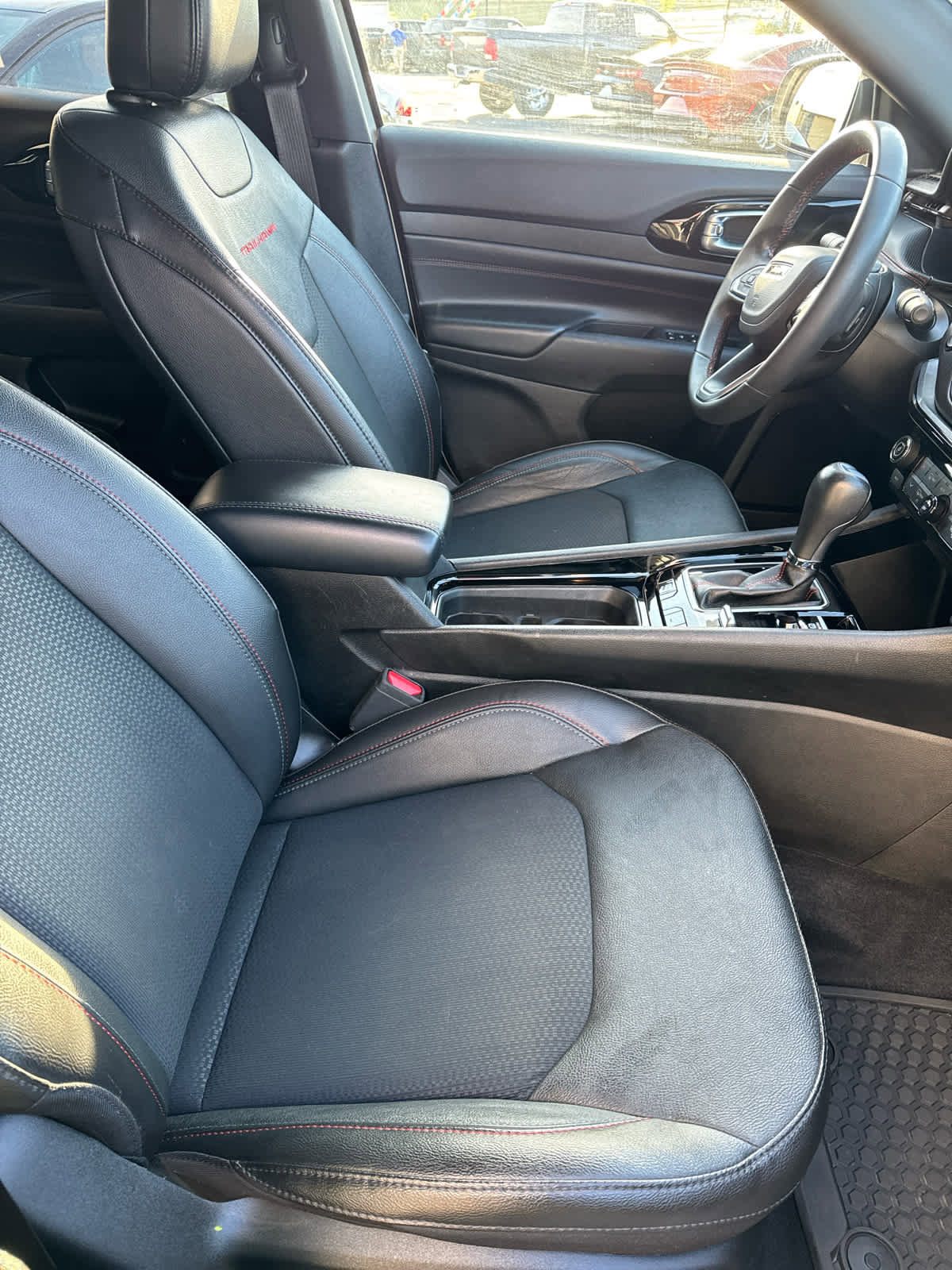 Used 2023 Jeep Compass Trailhawk image 16