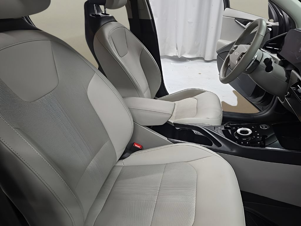 Used 2023 Kia Niro Wind w/ Wind Preserve Package FWD image 27