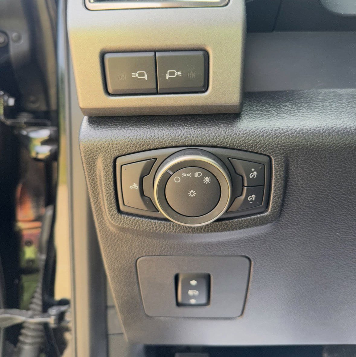 Used 2018 Ford F150 Raptor w/ Equipment Group 802A Luxury image 14
