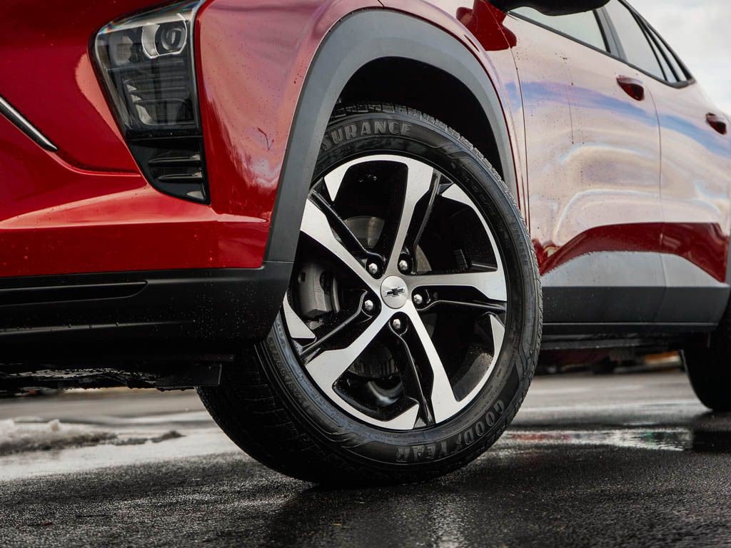 New 2026 Chevrolet Trax RS w/ Sunroof Package FWD image 6