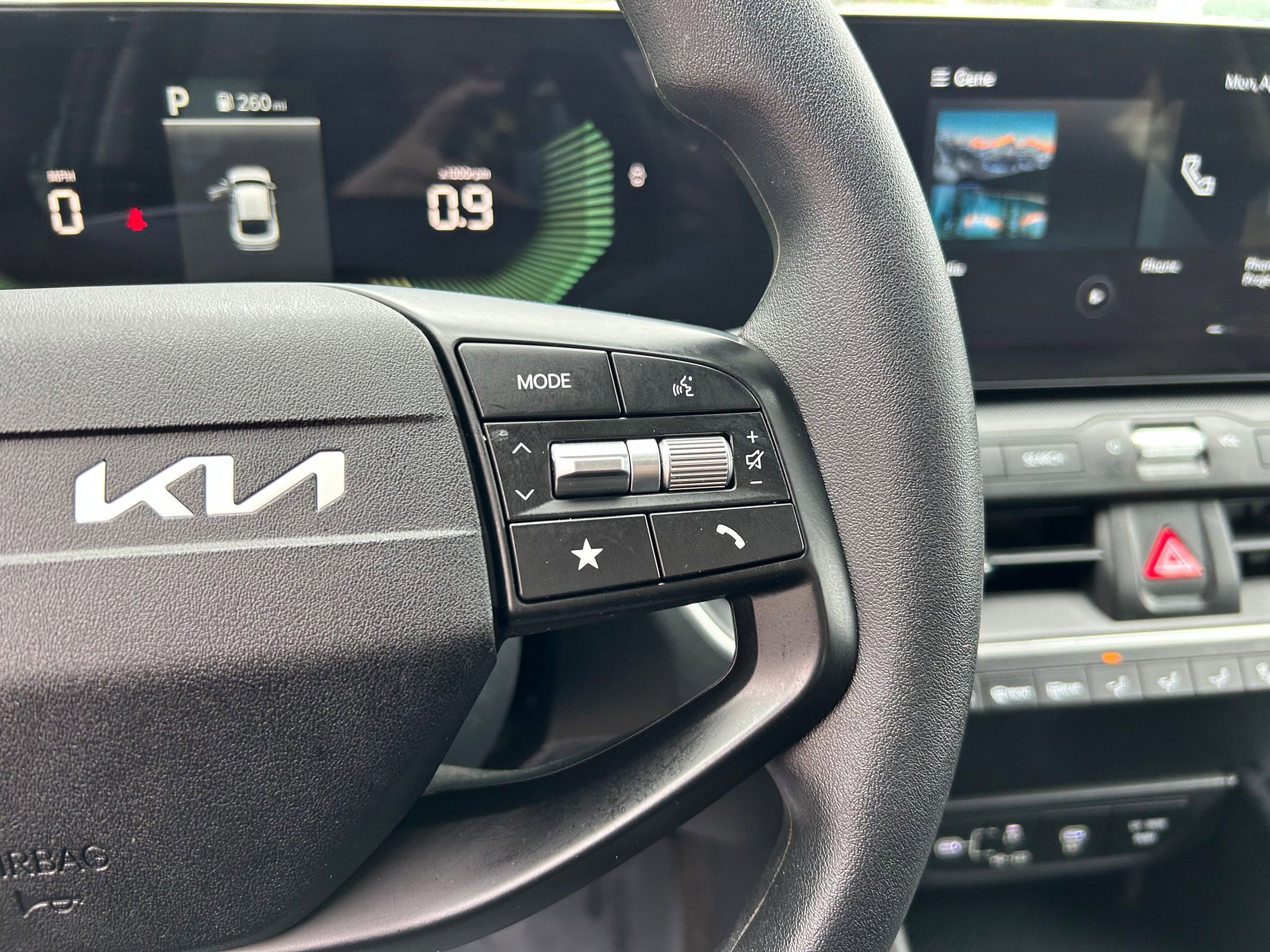 Used 2025 Kia K4 LXS FWD image 14