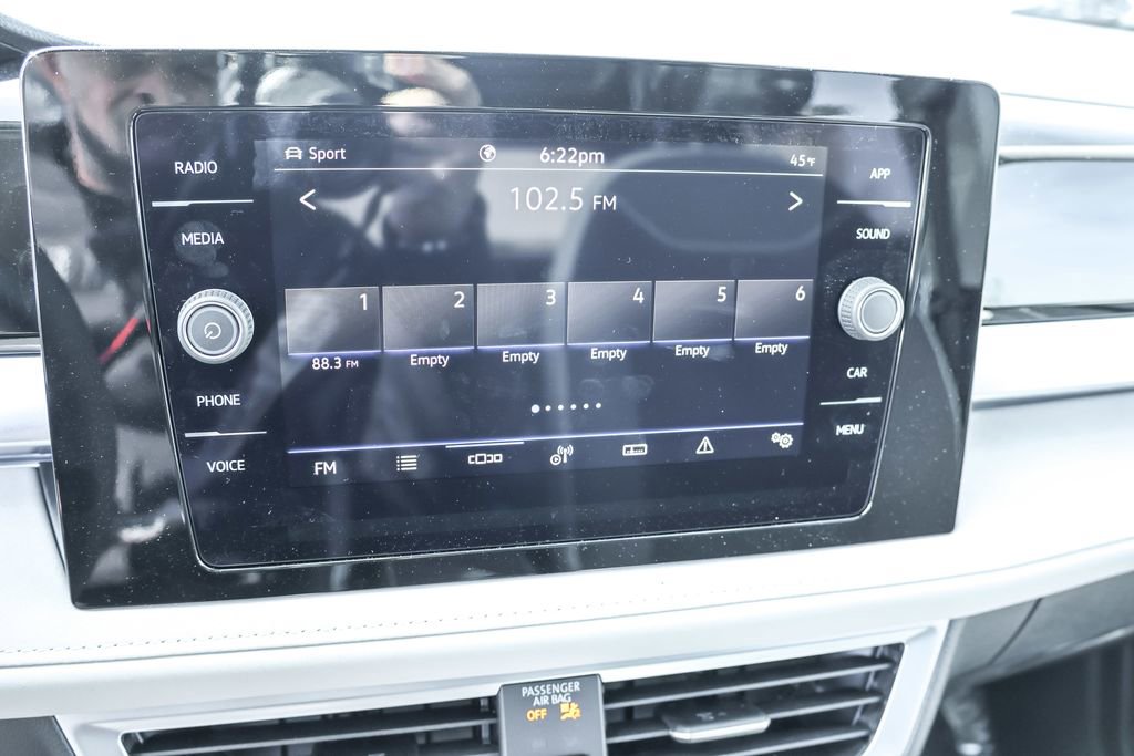 New 2025 Volkswagen Taos SE image 28