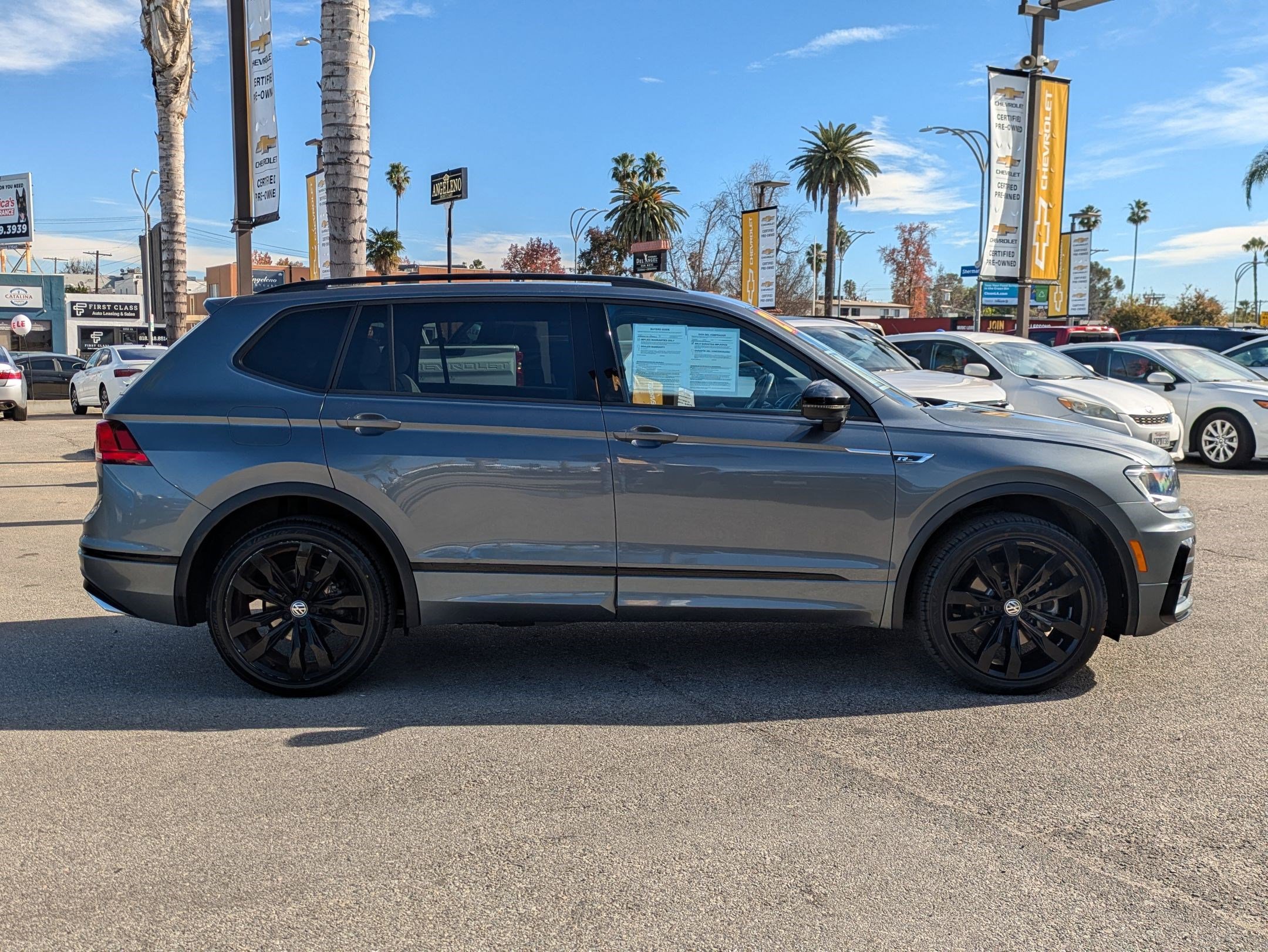 Used 2021 Volkswagen Tiguan SE image 4