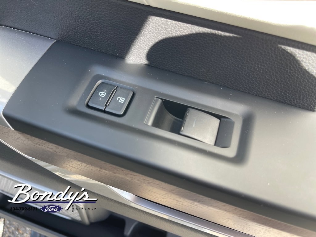 Used 2023 Toyota Sequoia Capstone RWD image 19