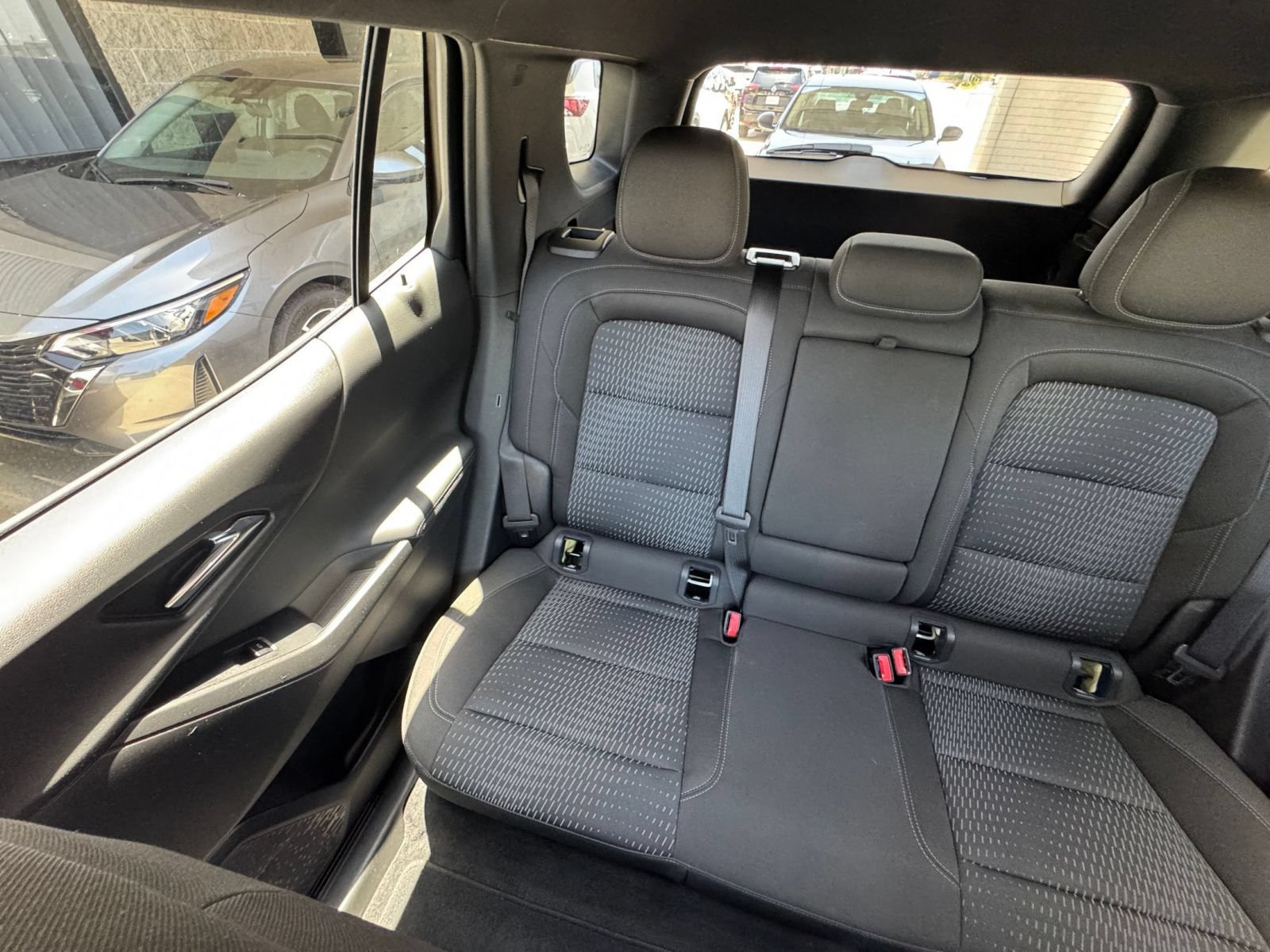 Used 2025 Chevrolet Equinox LT FWD image 39