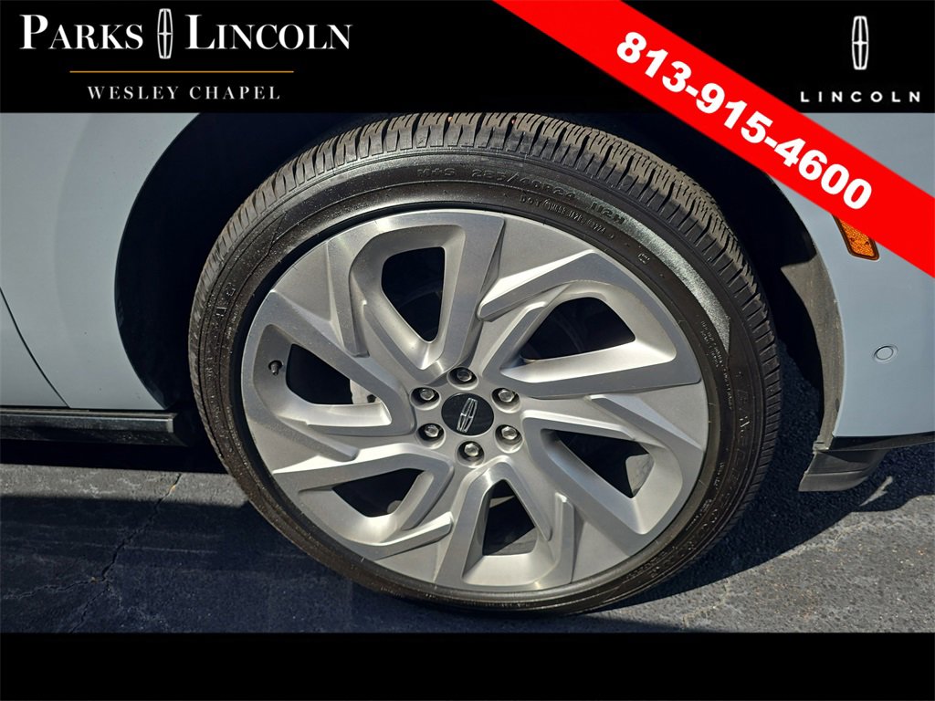 Used 2025 Lincoln Navigator Reserve image 9