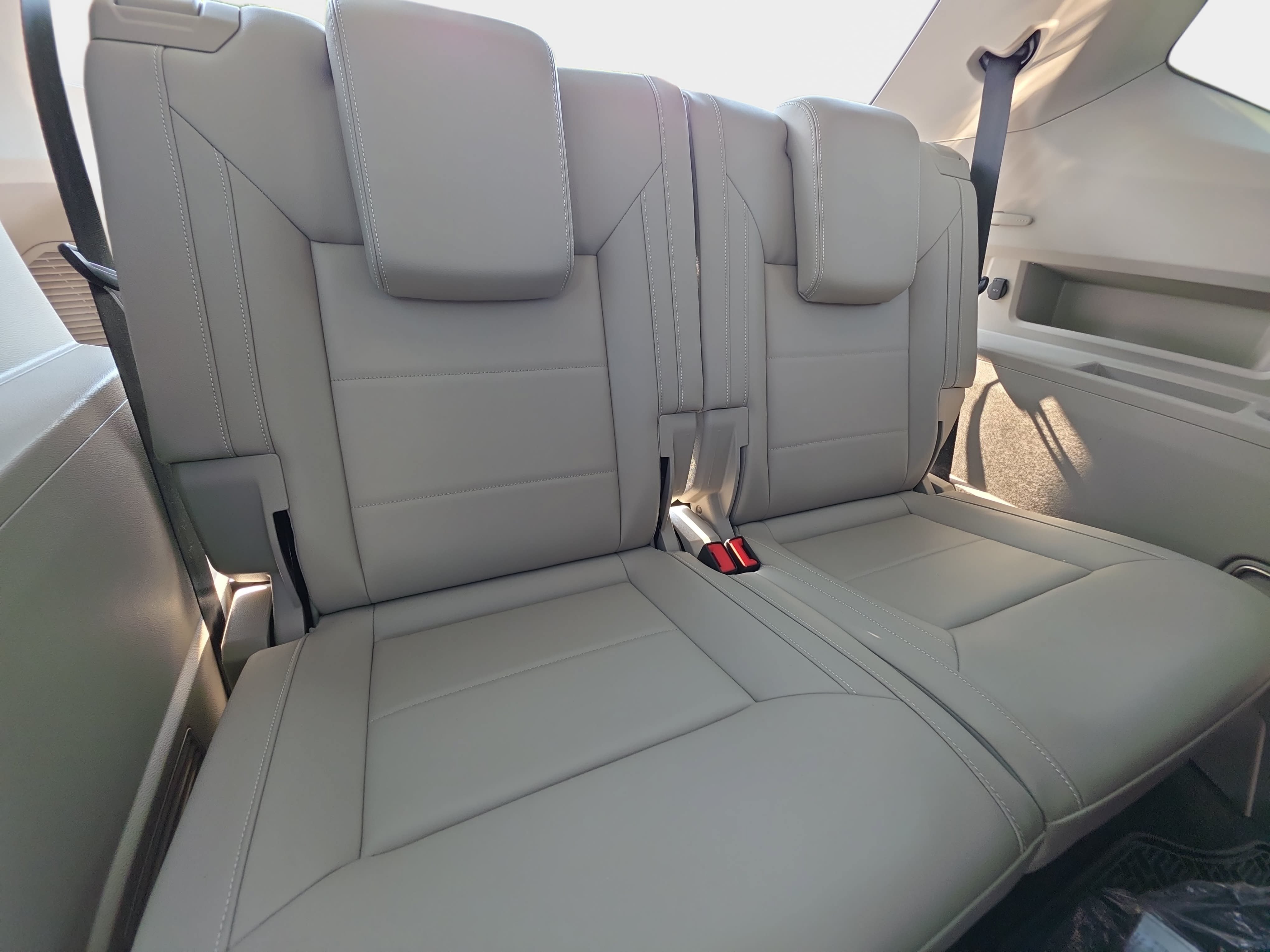 Used 2023 Volkswagen Atlas SE w/ Panoramic Sunroof Package AWD/4WD image 12