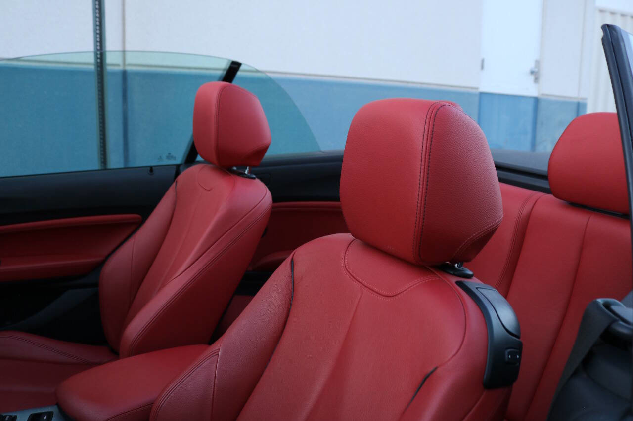 Used 2015 BMW M235i Convertible image 38