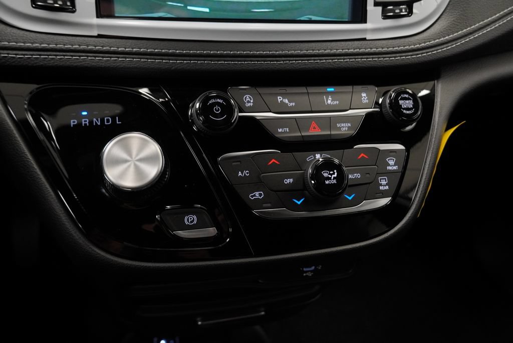 New 2027 Chrysler Pacifica Select FWD image 24