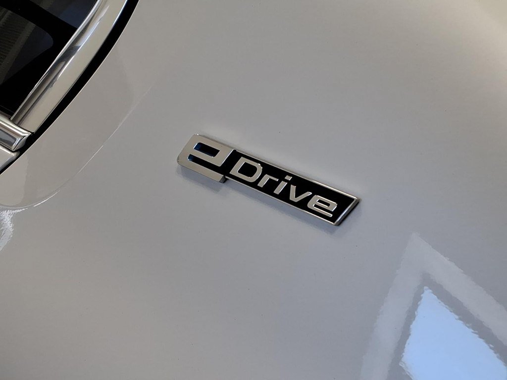 Used 2019 BMW 530e xDrive w/ Executive Package AWD/4WD image 27