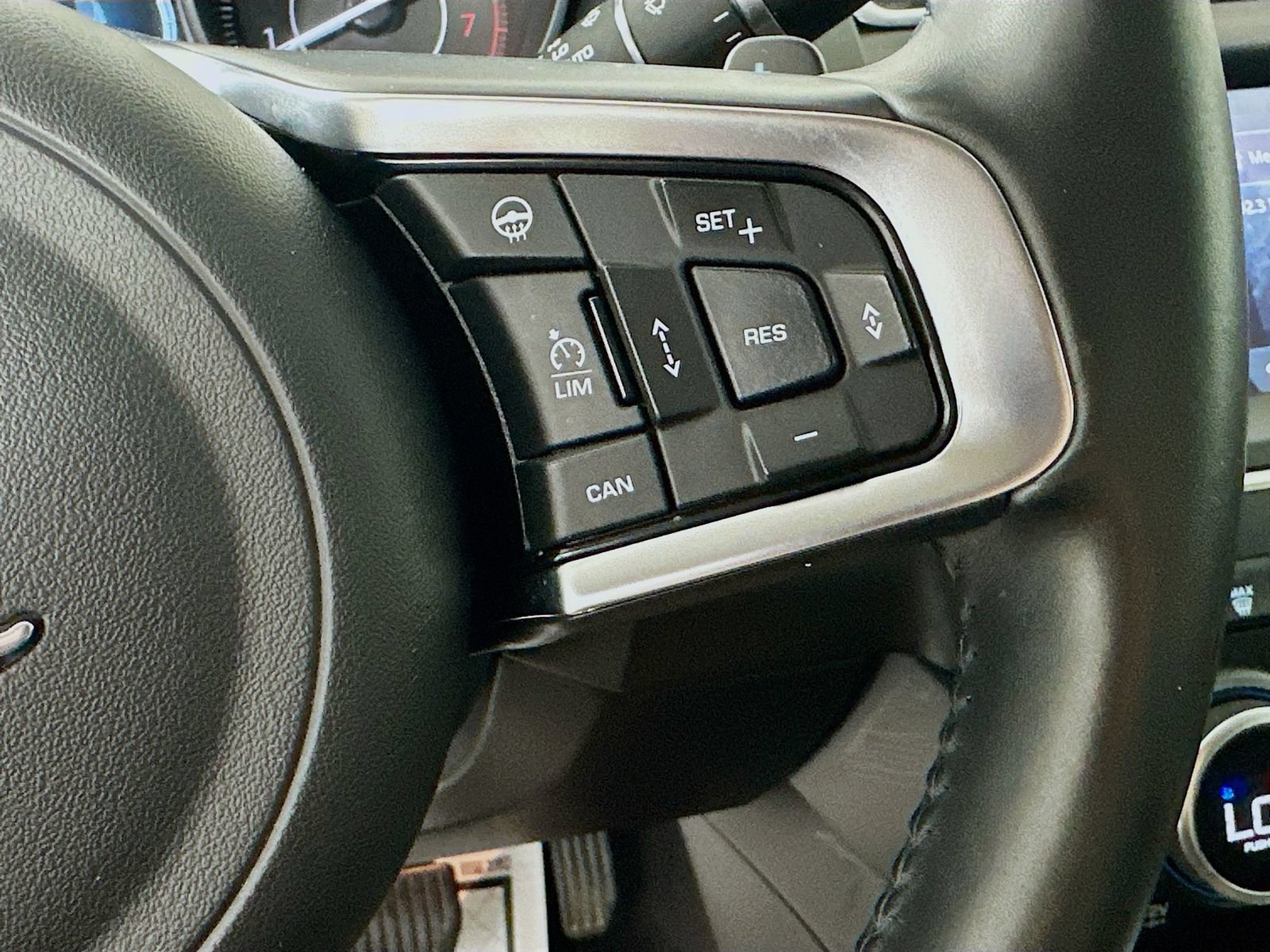 Used 2020 Jaguar E-PACE AWD/4WD image 18