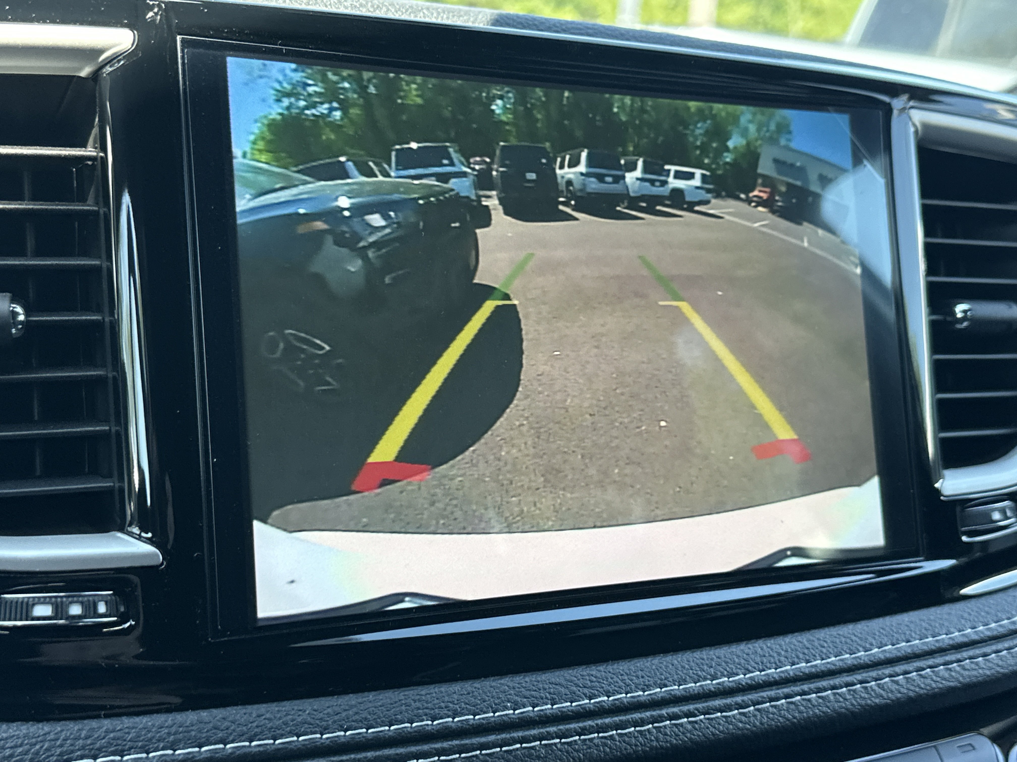 New 2027 Chrysler Pacifica Limited w/ Family Tech Group FWD image 34