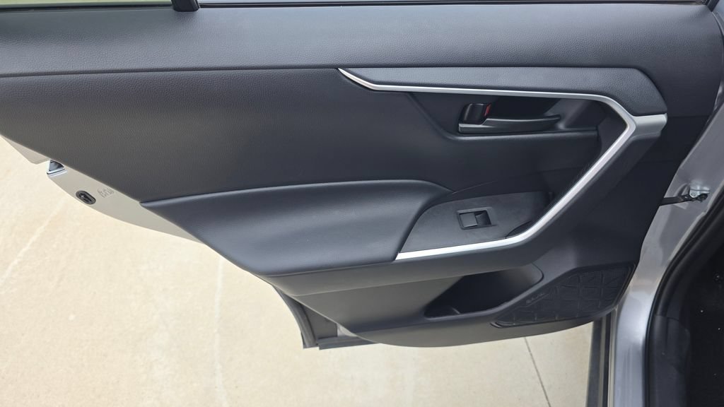 Used 2023 Toyota RAV4 LE FWD image 19