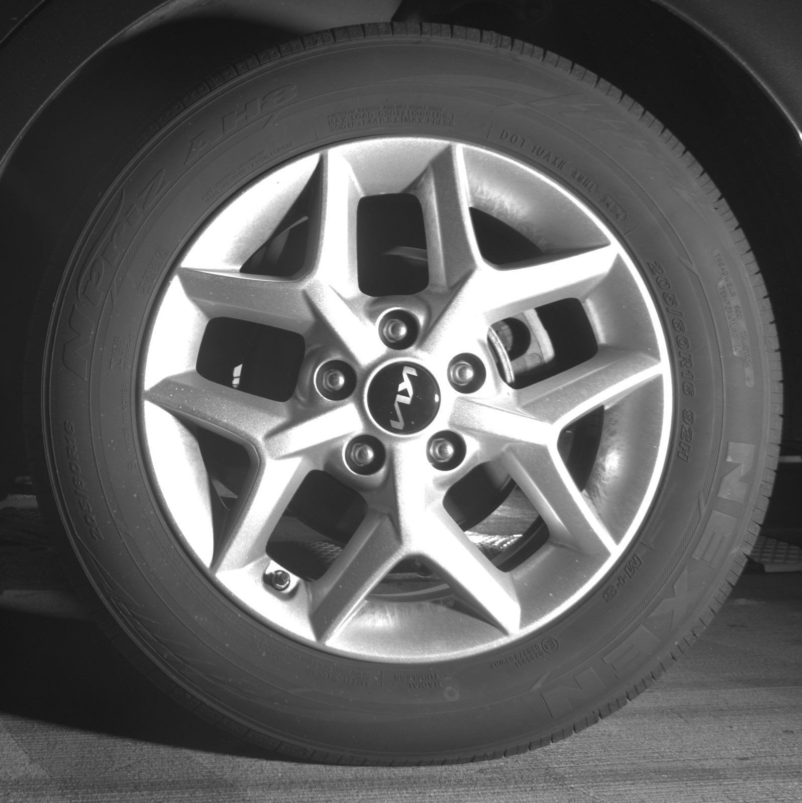 Used 2025 Kia Soul LX w/ LX Technology Package FWD image 17