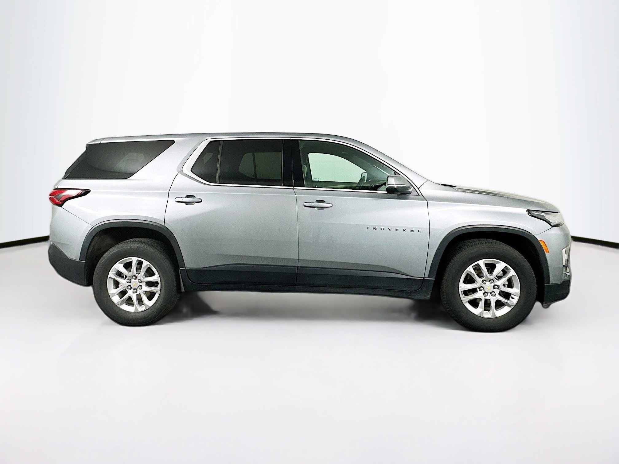 Used 2023 Chevrolet Traverse LS w/ Safety Package image 10