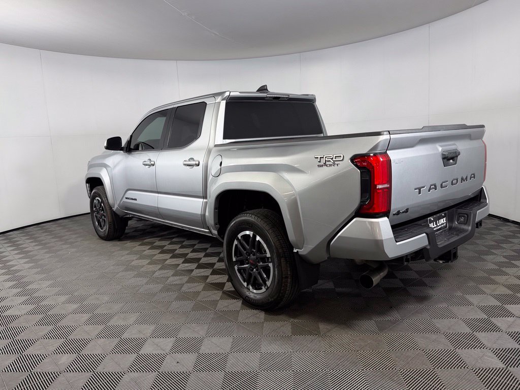 Used 2024 Toyota Tacoma TRD Sport AWD/4WD image 9
