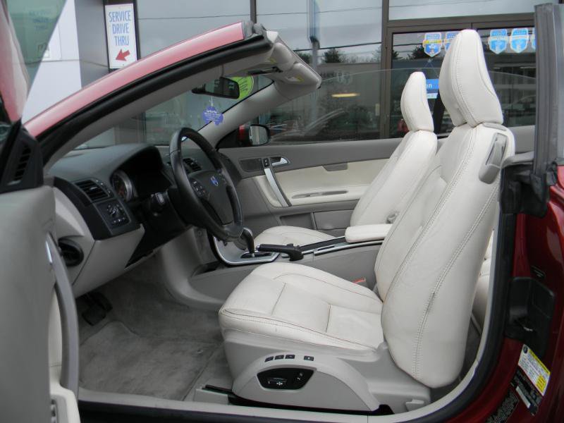 Used 2012 Volvo C70 T5 w/ Climate Pkg FWD image 15
