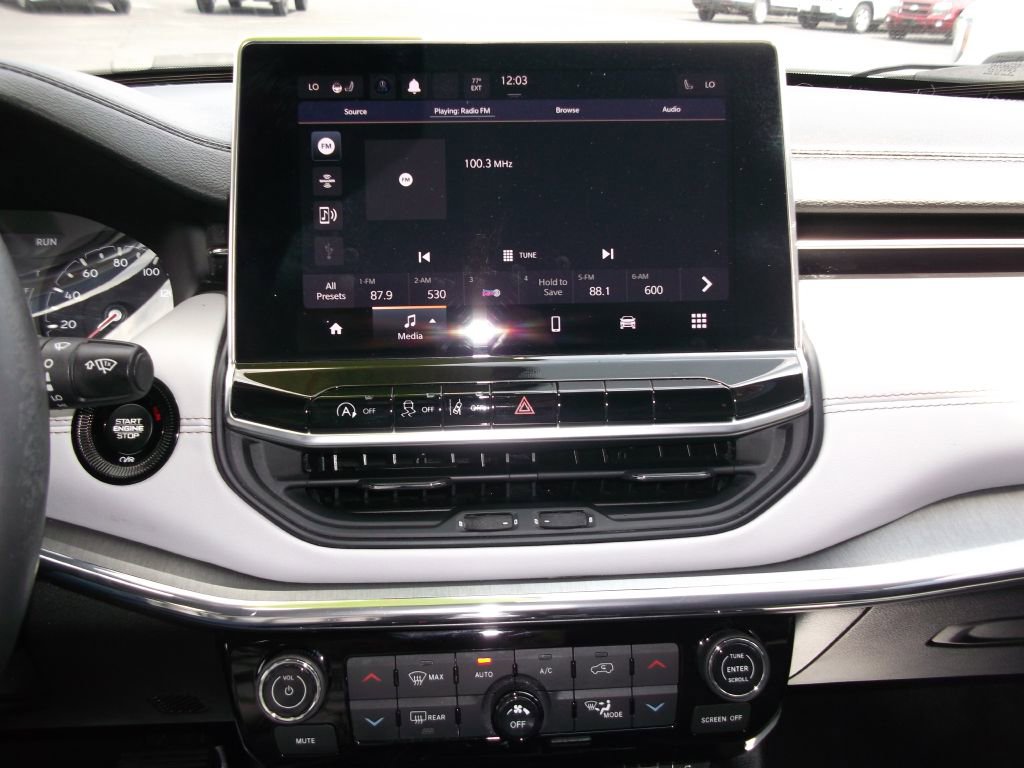 Used 2022 Jeep Compass Limited image 17