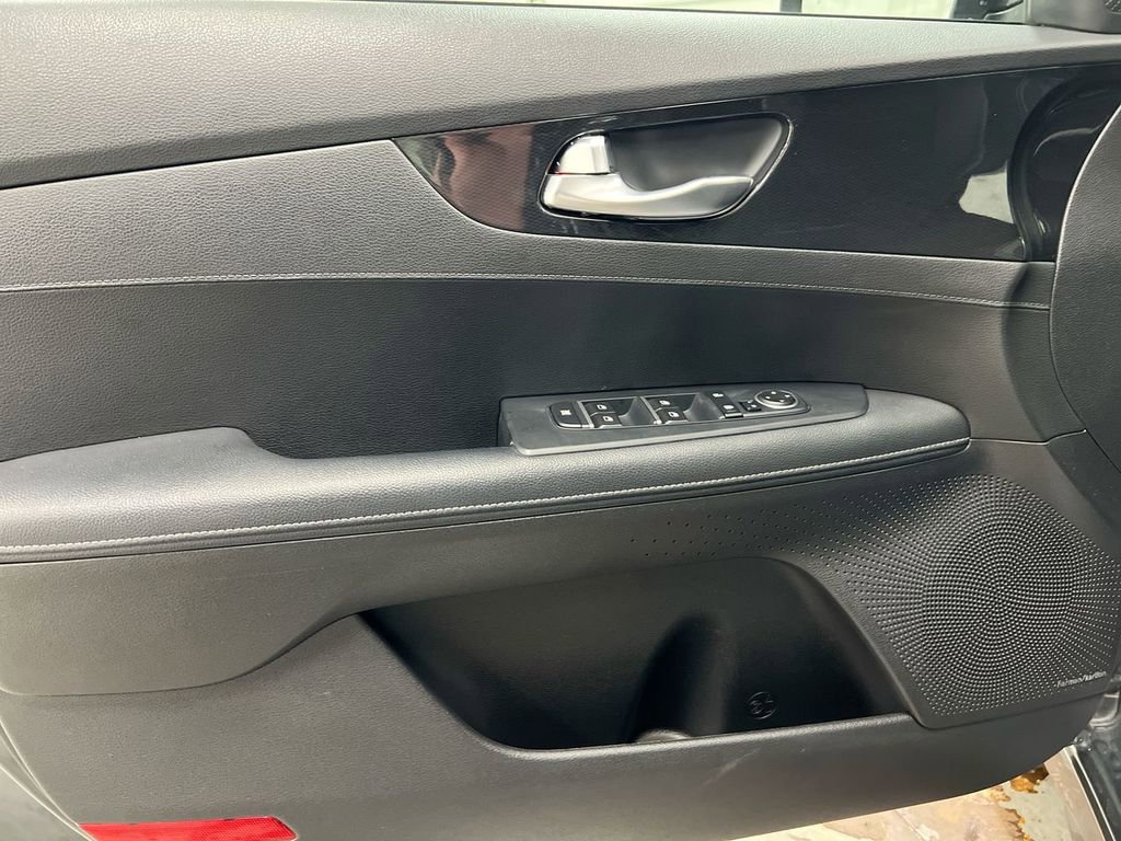 Used 2021 Kia Forte GT-Line w/ GT-Line Premium Package FWD image 21