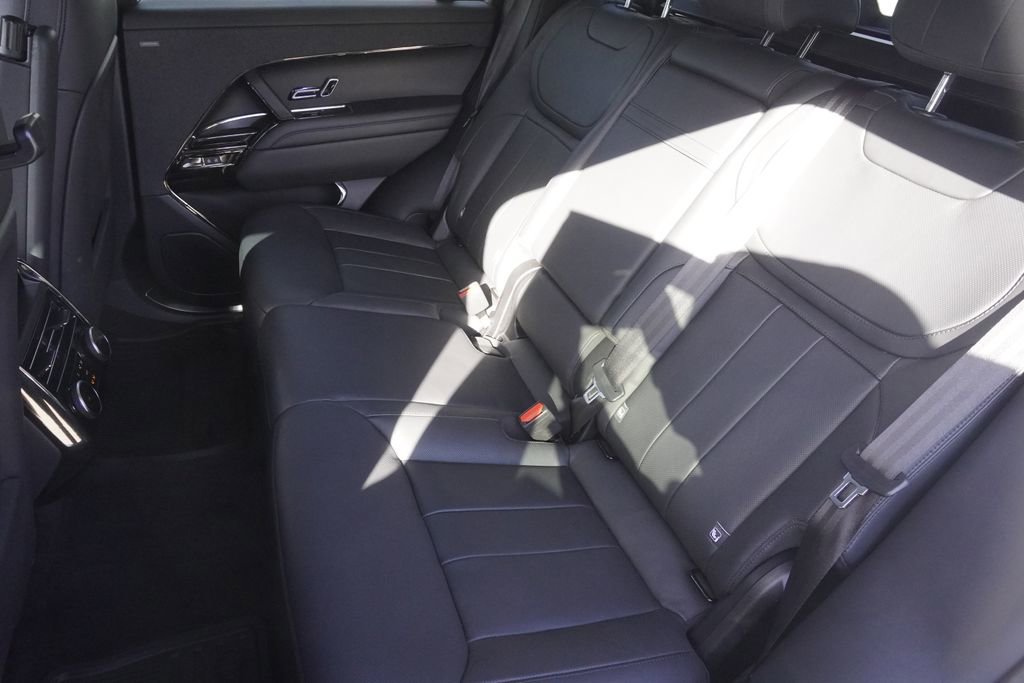 Used 2023 Land Rover Range Rover Sport SE image 30