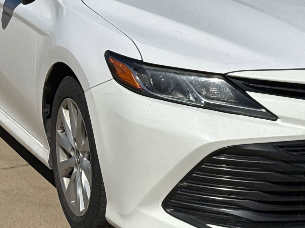 Used 2019 Toyota Camry LE image 5