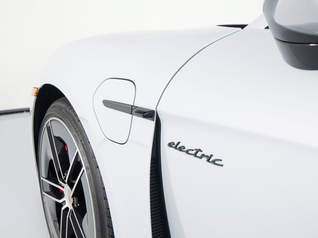 New 2026 Porsche Taycan GTS AWD/4WD image 42