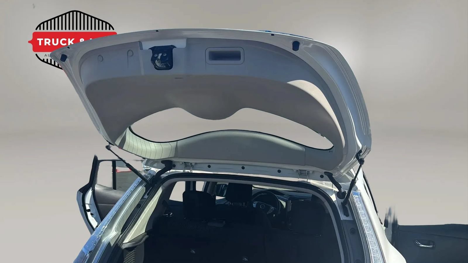 Used 2015 Nissan Leaf S FWD image 31