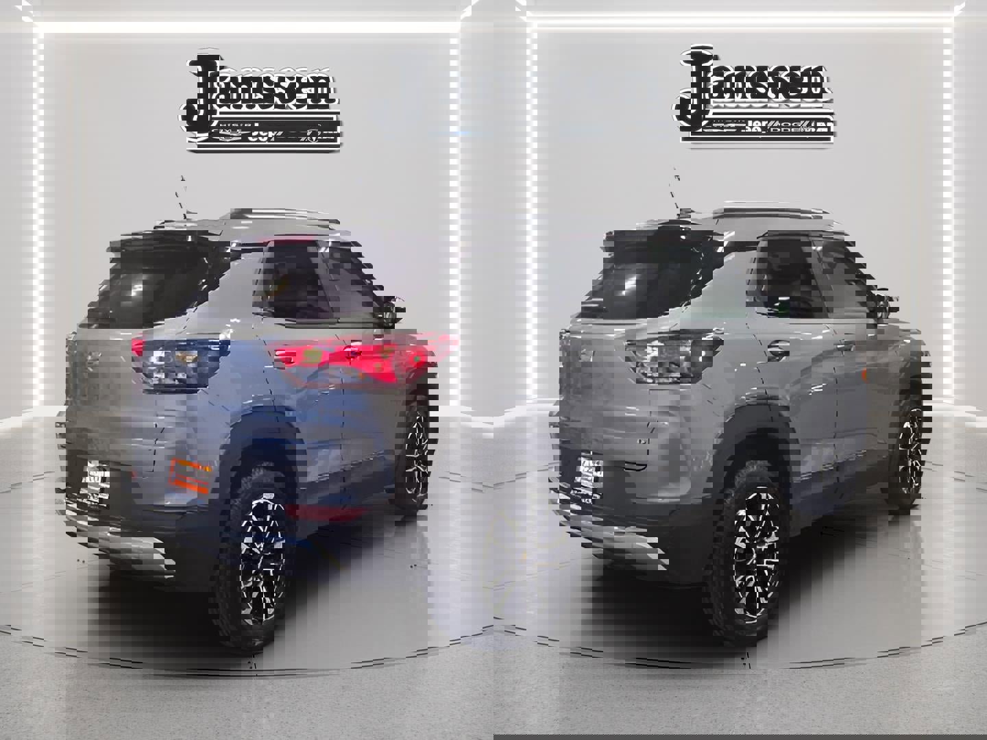 Used 2025 Chevrolet TrailBlazer LT image 3