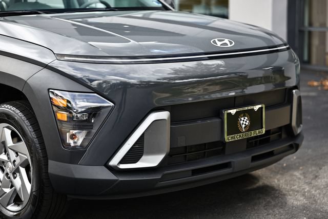 Used 2024 Hyundai Kona SE AWD/4WD image 2