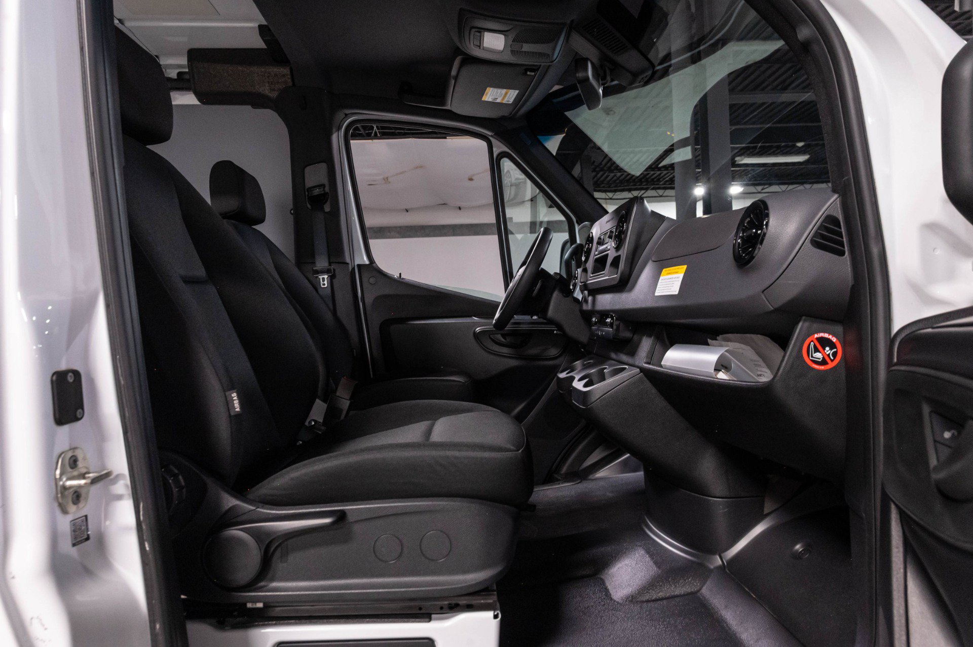 Used 2021 Mercedes-Benz Sprinter 2500 w/ Driver Convenience Package image 24