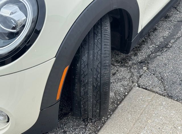 Used 2019 MINI Cooper S w/ Premium Package image 13