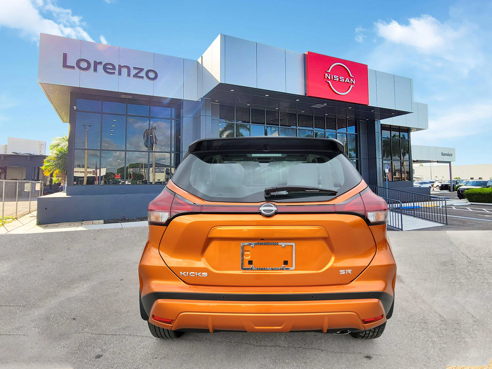 Used 2024 Nissan Kicks SR w/ SR Premium Package FWD image 6