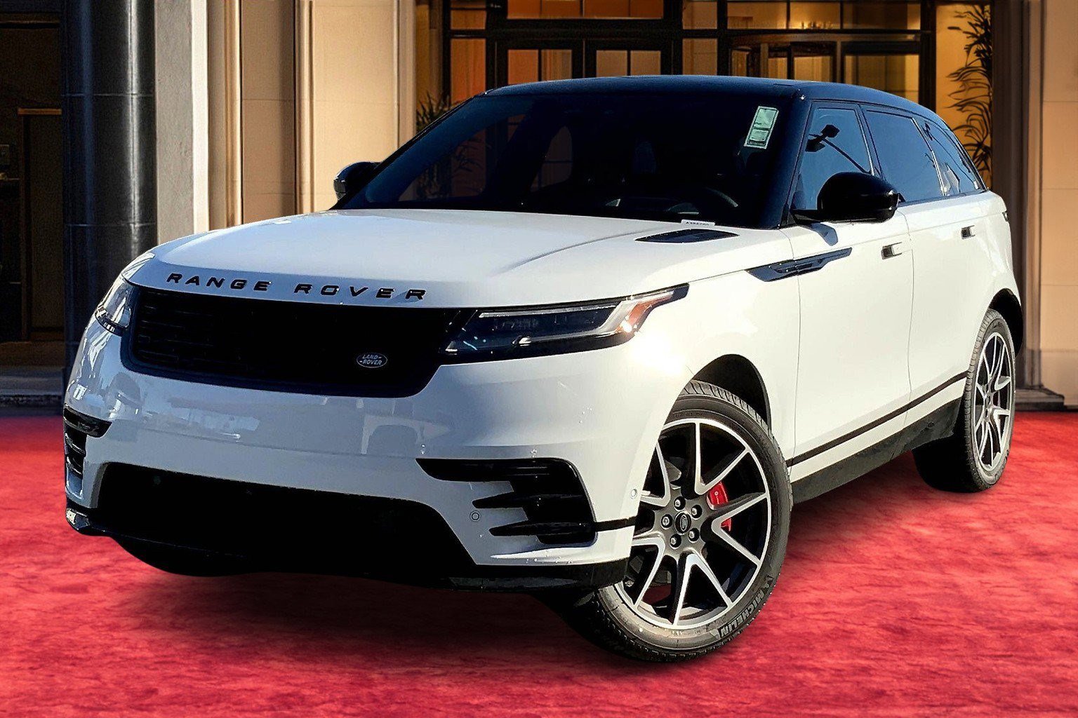 New 2025 Land Rover Range Rover Velar Dynamic SE