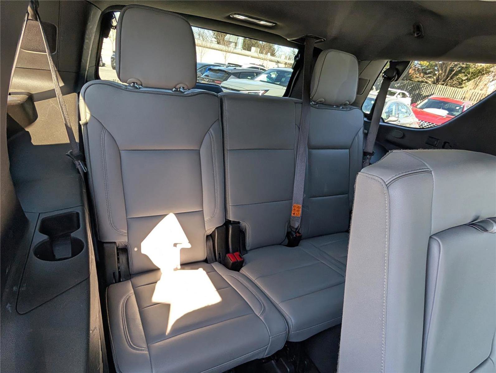 Used 2024 GMC Yukon SLT image 13