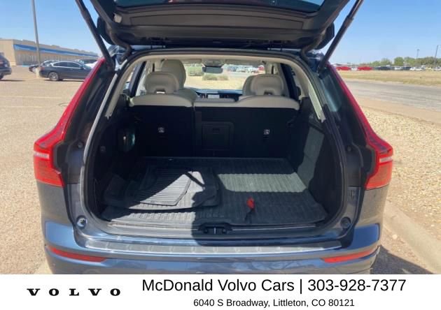 Used 2024 Volvo XC60 B5 Ultimate w/ Protection Package Premier AWD/4WD image 4