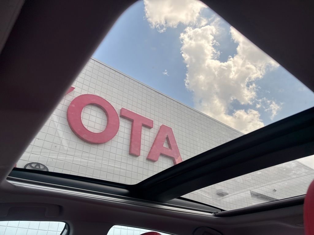 Used 2022 Toyota Camry XSE w/ Navigation Package FWD image 18