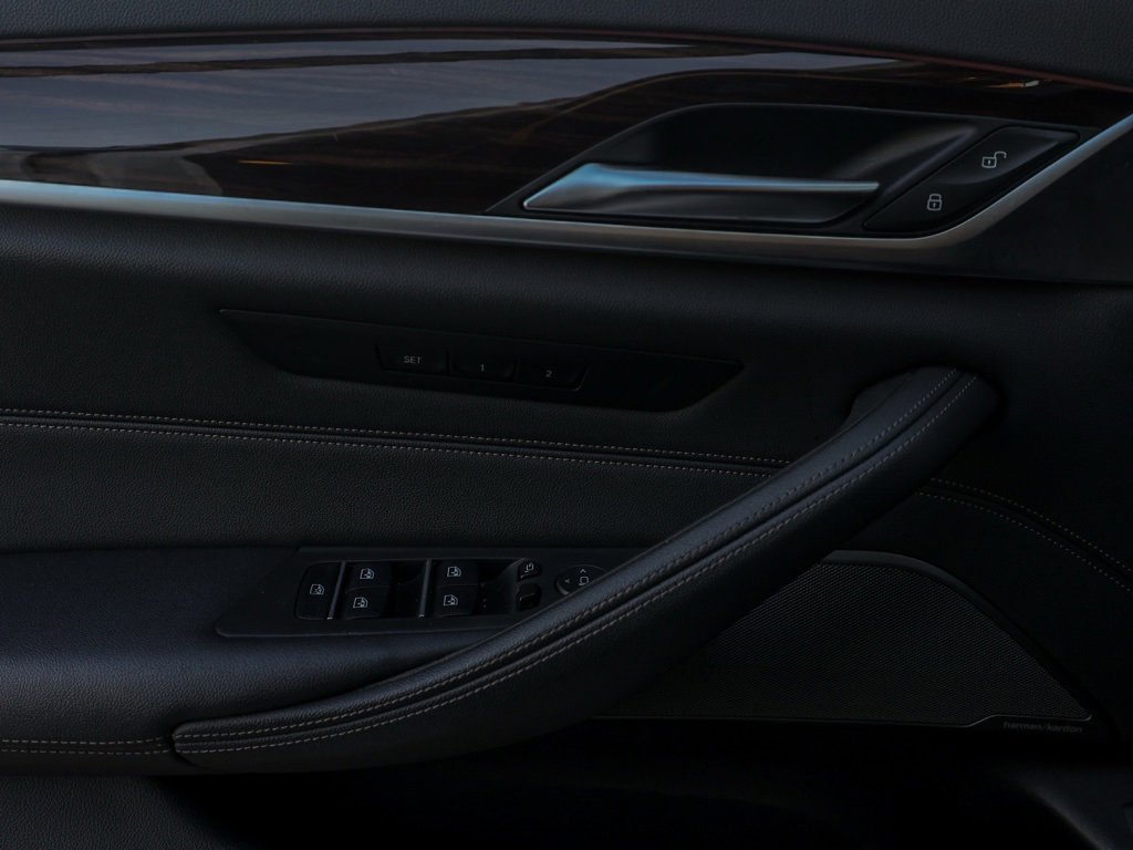 Used 2023 BMW 530e image 22