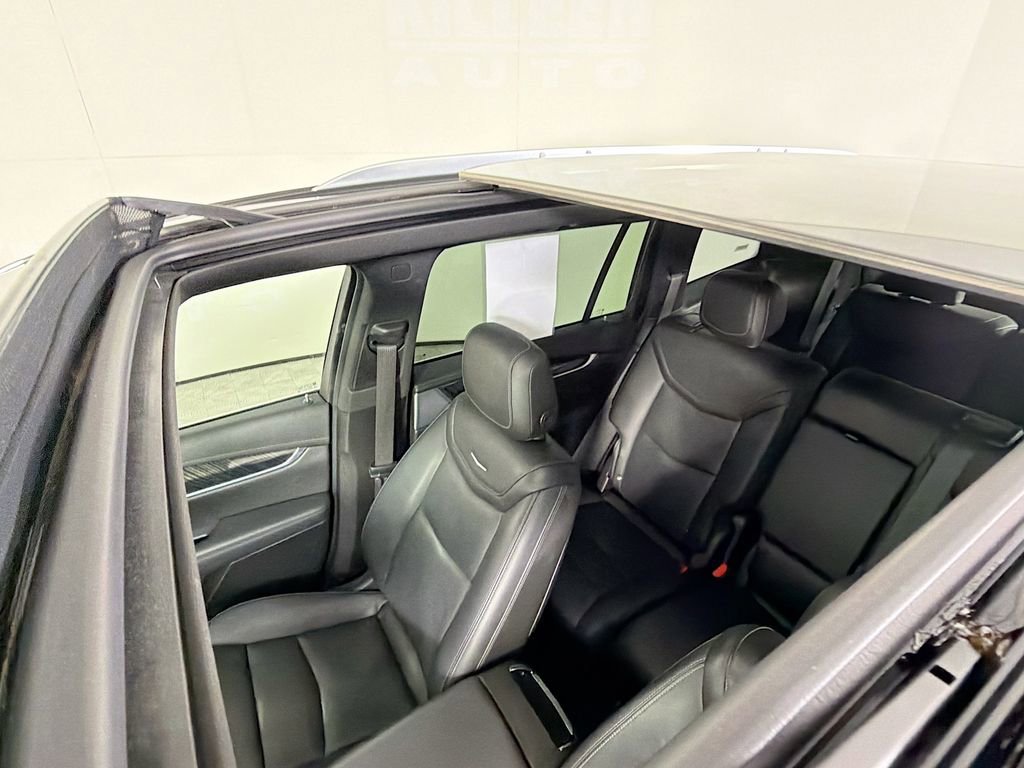 Used 2023 Cadillac XT6 Premium Luxury image 16
