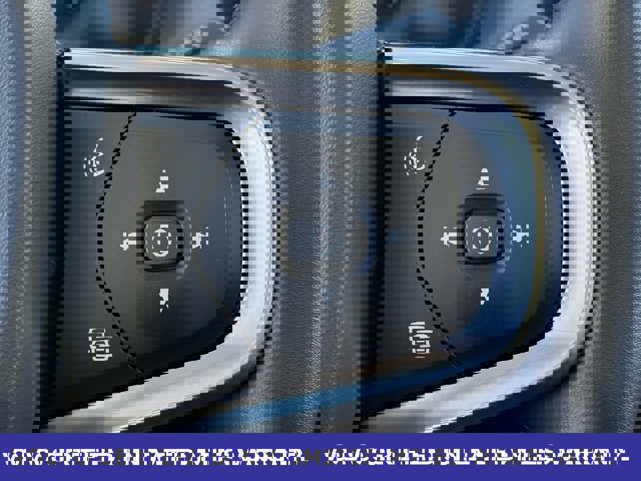 Certified 2025 Volvo XC40 B5 Core image 17