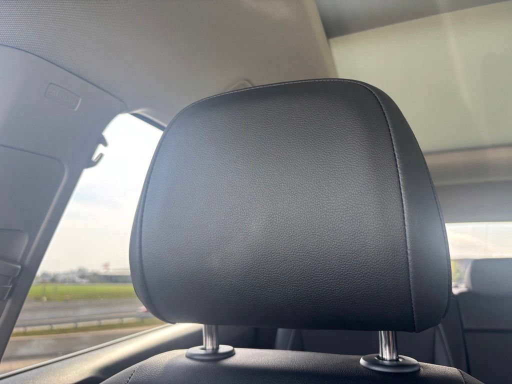 Used 2023 Volkswagen Tiguan SE w/ Panoramic Sunroof Package FWD image 33