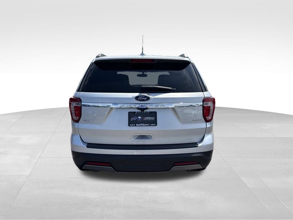 Used 2019 Ford Explorer XLT w/ Equipment Group 202A AWD/4WD image 7