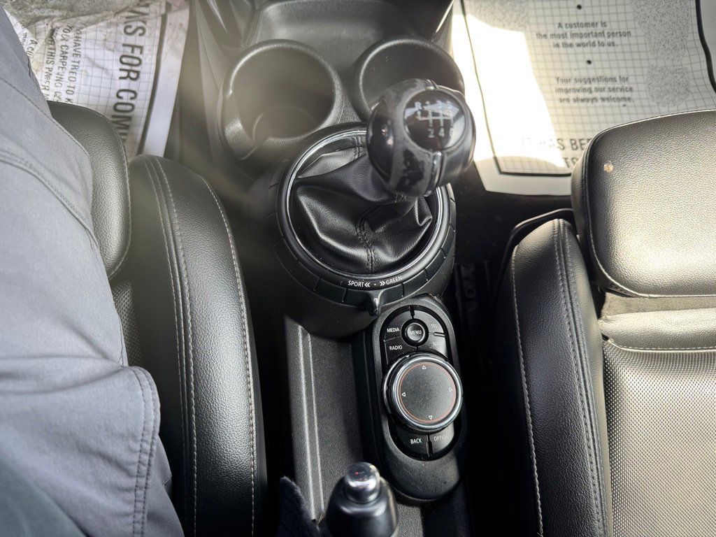 Used 2017 MINI Cooper 4-Door Hardtop image 23