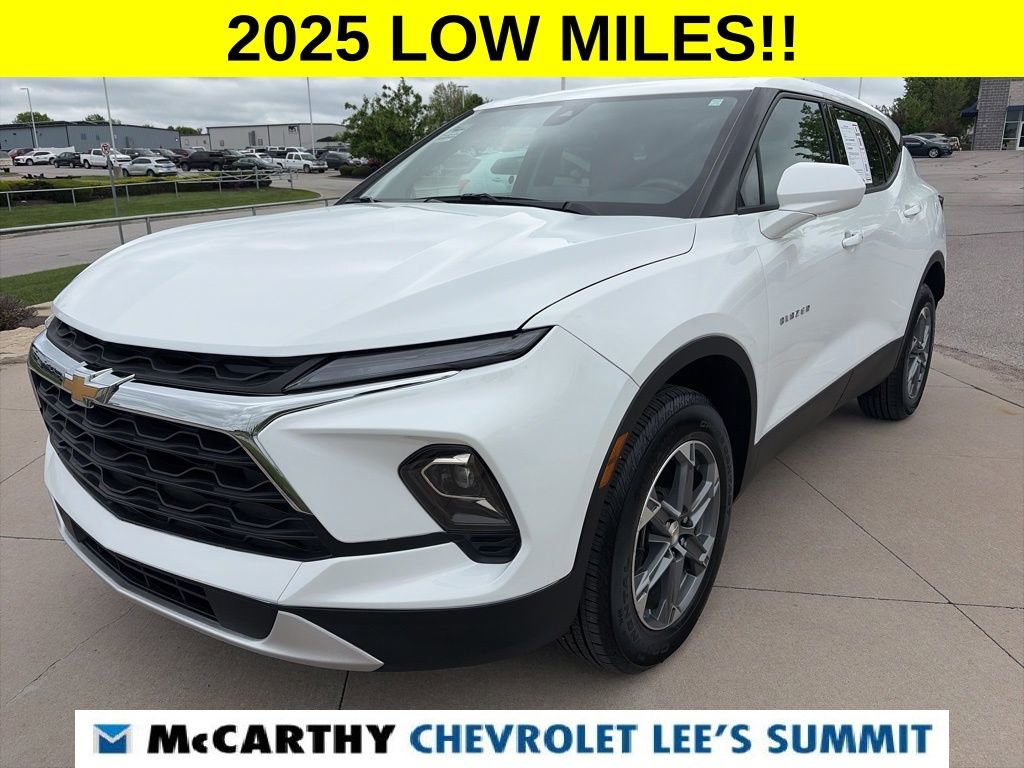 Used 2025 Chevrolet Blazer LT FWD image 4