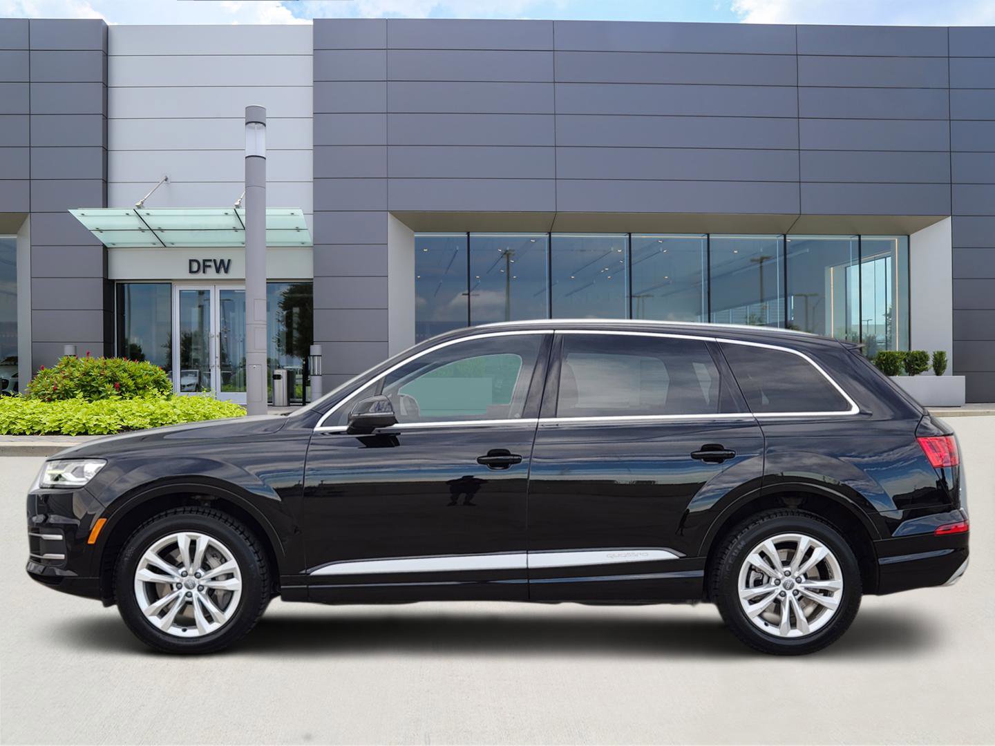 Used 2017 Audi Q7 3.0T Premium Plus image 3