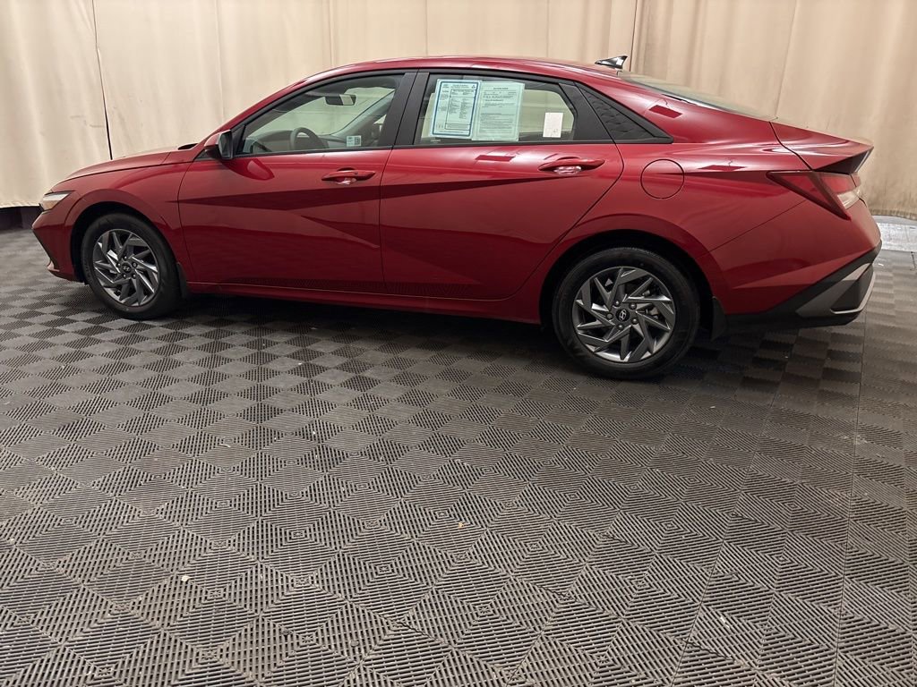Certified 2024 Hyundai Elantra SEL image 8