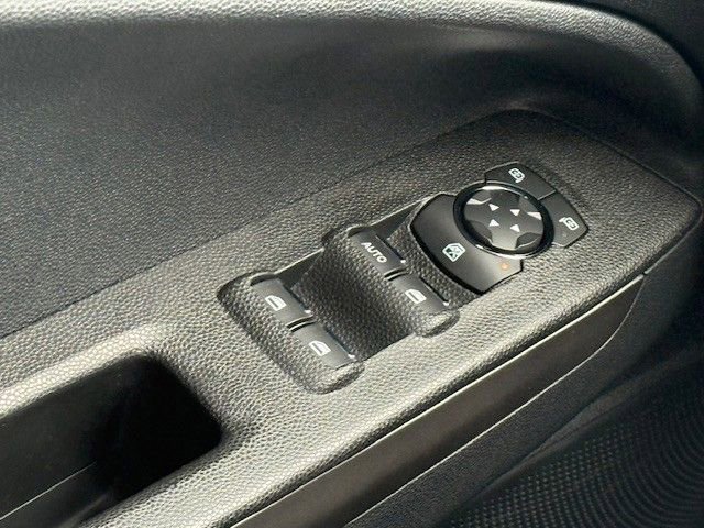 Used 2022 Ford EcoSport SE image 32