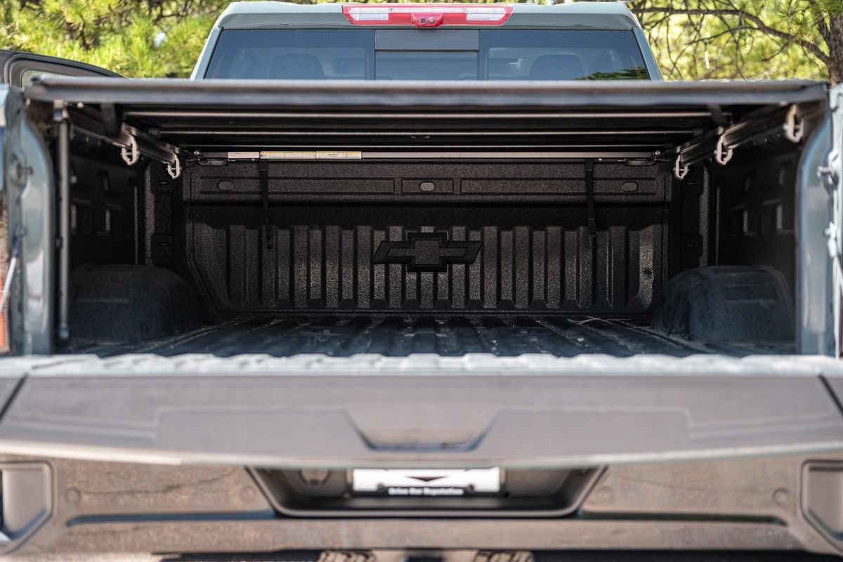 Used 2025 Chevrolet Silverado 3500 LTZ w/ LTZ Plus Package AWD/4WD image 13
